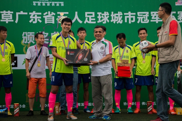 俱乐部杯-邹阳21+9福建大胜宁波 高登25分